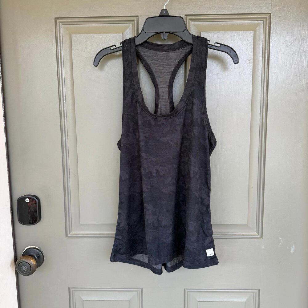 Vuori Women's Lux Performance Tank Black‎ Camo Small